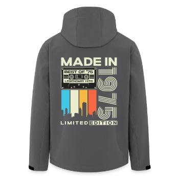 1975 geboren Jahrgang Geburtstag Geschenk - Recycelte Männer Softshell-Jacke von Stanley/Stella - Schwarz - Hinten - AI Model Male 185 light (185cm)
