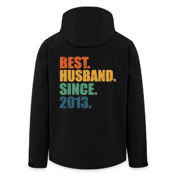 Meilleur mari depuis 2013, cadeau anniversaire de 10 ans - Veste softshell homme en polyester recyclé Stanley/Stella - noir - Dos - AI Model Male 185 light (185cm)
