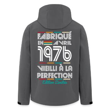 50 Years Anniversary – Hergestellt im April 1976 - Recycelte Männer Softshell-Jacke von Stanley/Stella - Schwarz - Hinten - AI Model Male 185 light (185cm)
