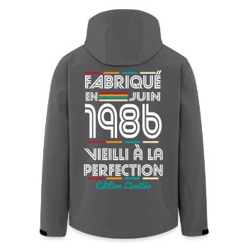 Anniversaire 40 ans - Fabriqué en Juin 1986 - Veste softshell homme en polyester recyclé Stanley/Stella - noir - Dos - AI Model Male 185 light (185cm)