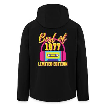 46. Geburtstag Best of 1977 Kassette Retro 80er Jahre - Recycelte Männer Softshell-Jacke von Stanley/Stella - Schwarz - Hinten - AI Model Male 185 light (185cm)