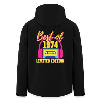 49. Geburtstag Best of 1974 Kassette Retro 80er Jahre - Recycelte Männer Softshell-Jacke von Stanley/Stella - Schwarz - Hinten - AI Model Male 185 light (185cm)