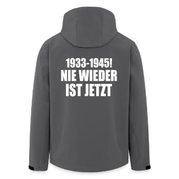Nie wieder ist jetzt 1933 - 1945 - Recycelte Männer Softshell-Jacke von Stanley/Stella - Schwarz - Hinten - AI Model Male 185 light (185cm)