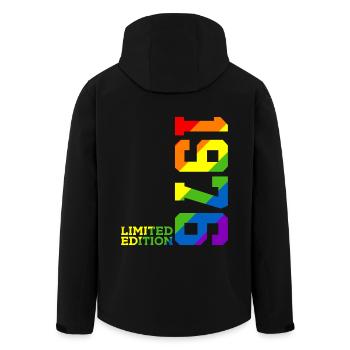 LGBTQ 1976 REGENBOGEN QUEER 49. GEBURTSTAG PRIDE - Recycelte Männer Softshell-Jacke von Stanley/Stella - Schwarz - Hinten - AI Model Male 185 light (185cm)
