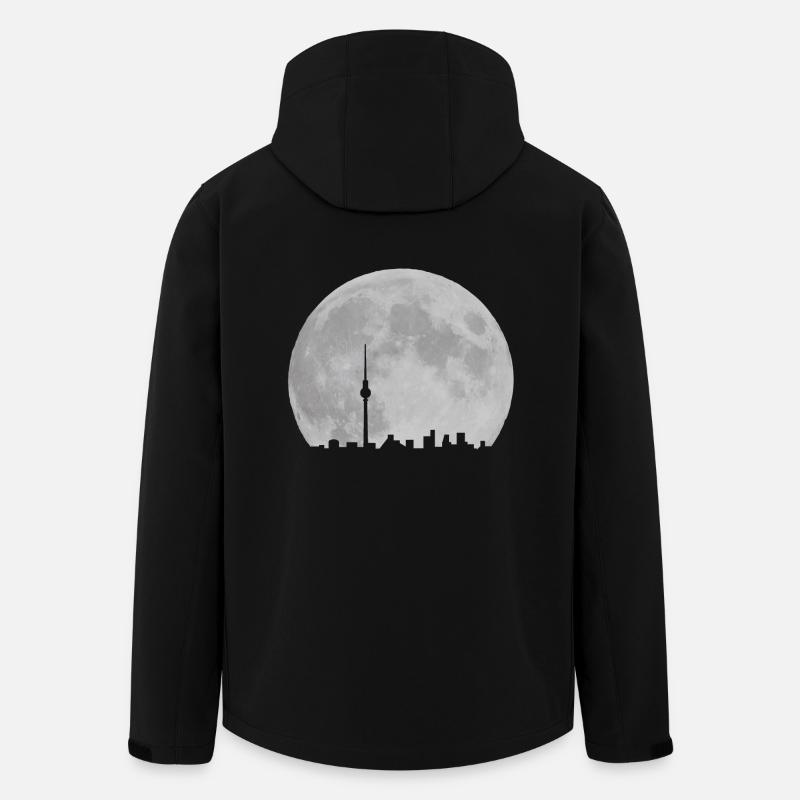Berlin Skyline vor Mond Fernsehturm Alexanderplatz - Recycelte Männer Softshell-Jacke von Stanley/Stella - Schwarz