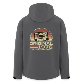 Jahrgang 1976 Vintage Retro Geburtstag Geschenk - Recycelte Männer Softshell-Jacke von Stanley/Stella - Schwarz - Hinten - AI Model Male 185 light (185cm)