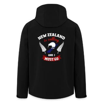 New Zealand is calling Work and Travel Geschenk - Recycelte Männer Softshell-Jacke von Stanley/Stella - Schwarz - Hinten - AI Model Male 185 light (185cm)