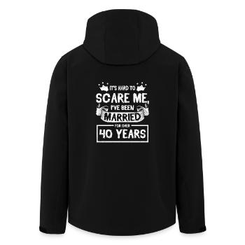 It's hard to scare me I've been married 40 years - Recycelte Männer Softshell-Jacke von Stanley/Stella - Schwarz - Hinten - AI Model Male 185 light (185cm)