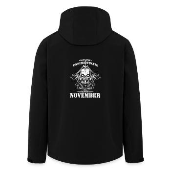 Ne sous-estimez jamais un vieil homme en novembre - Veste softshell homme en polyester recyclé Stanley/Stella - noir - Dos - AI Model Male 185 light (185cm)