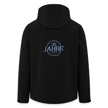 Es dauerte 35 Jahre um so gut auszusehen - Recycelte Männer Softshell-Jacke von Stanley/Stella - Schwarz - Hinten - AI Model Male 185 light (185cm)