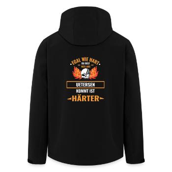 EGAL WIE HART DU BIST - UETERSEN IST HÄRTER - Recycelte Männer Softshell-Jacke von Stanley/Stella - Schwarz - Hinten - AI Model Male 185 light (185cm)