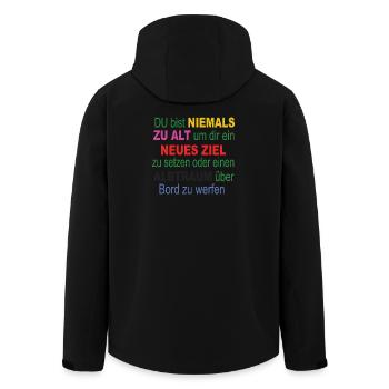 Nie zu Alt: Neues Ziel setzen - Recycelte Männer Softshell-Jacke von Stanley/Stella - Schwarz - Hinten - AI Model Male 185 light (185cm)