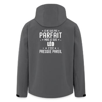Léo : authentique, imparfait, top, perfection - Veste softshell homme en polyester recyclé Stanley/Stella - charbon - Dos - AI Model Male 185 light (185cm)