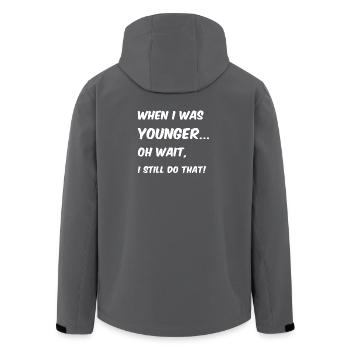 When I was younger - Recycelte Männer Softshell-Jacke von Stanley/Stella - Anthrazit - Hinten - AI Model Male 185 light (185cm)