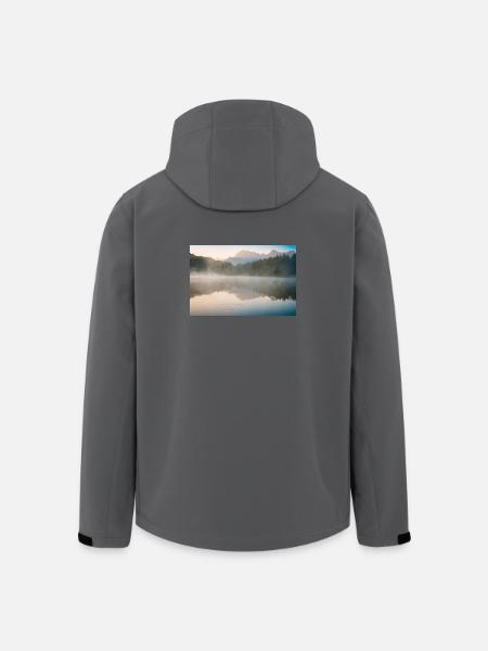 Morgennebel am stillen See - Recycelte Männer Softshell-Jacke von Stanley/Stella - Schwarz