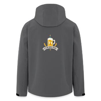 Es ist mein Bier am Tag 71 Jahre alt - Recycelte Männer Softshell-Jacke von Stanley/Stella - Schwarz - Hinten - AI Model Male 185 light (185cm)