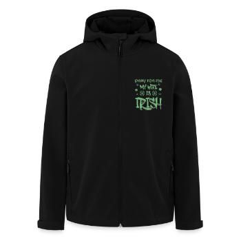 St. Patricks Day 2024 Beten Sie für mich, meine Frau ist Irin - Recycelte Männer Softshell-Jacke von Stanley/Stella - Schwarz - Vorne - AI Model Male 185 light (185cm)