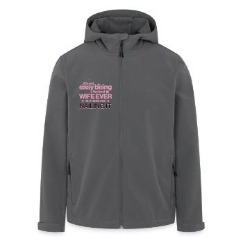 Es ist nicht einfach, die beste Ehefrau aller Zeiten zu sein Lustiges Zitat - Recycelte Männer Softshell-Jacke von Stanley/Stella - Anthrazit - Vorne - AI Model Male 185 light (185cm)