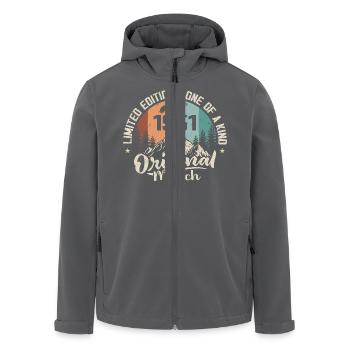 März 1951 Geburtstagsgeschenk - Geboren im März 1951 - Recycelte Männer Softshell-Jacke von Stanley/Stella - Schwarz - Vorne - AI Model Male 185 light (185cm)