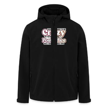 Lustiger Spruch für Postmitarbeiter: Verrückt im - Recycelte Männer Softshell-Jacke von Stanley/Stella - Schwarz - Vorne - AI Model Male 185 light (185cm)