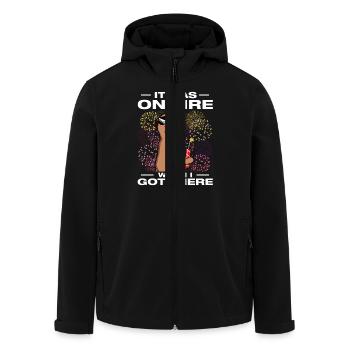 It was on fire Pyrotechniker Böllern Feuerwerk - Recycelte Männer Softshell-Jacke von Stanley/Stella - Schwarz - Vorne - AI Model Male 185 light (185cm)