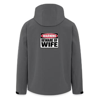 Warnschild - Warning - Beware of Wife - Ehefrau - Recycelte Männer Softshell-Jacke von Stanley/Stella - Anthrazit - Hinten - AI Model Male 185 light (185cm)