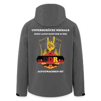 Unterschätze nie einen alten Mann Ossi DDR - Recycelte Männer Softshell-Jacke von Stanley/Stella - Anthrazit - Hinten - AI Model Male 185 light (185cm)