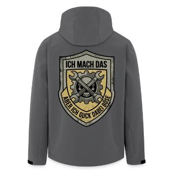 Mechaniker Totenkopf Zahnrad - Recycelte Männer Softshell-Jacke von Stanley/Stella - Anthrazit - Hinten - AI Model Male 185 light (185cm)