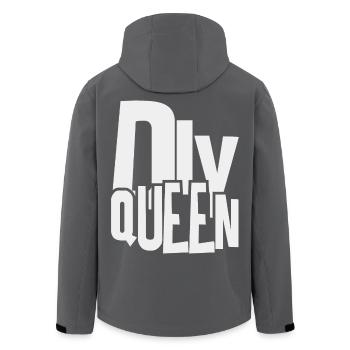 do it yourself queen - Handwerker Königin - Recycelte Männer Softshell-Jacke von Stanley/Stella - Anthrazit - Hinten - AI Model Male 185 light (185cm)