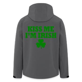 Kiss me im irish - Recycelte Männer Softshell-Jacke von Stanley/Stella - Anthrazit - Hinten - AI Model Male 185 light (185cm)
