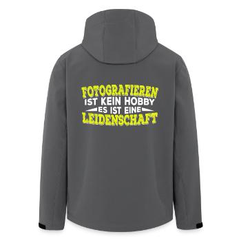 Fotografie - Fotografieren ist kein Hobby - Recycelte Männer Softshell-Jacke von Stanley/Stella - Anthrazit - Hinten - AI Model Male 185 light (185cm)