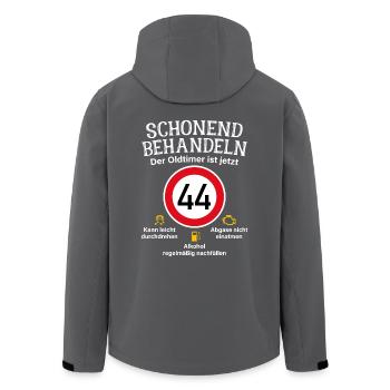 44. Geburtstag Schonend Behandeln Oldtimer Ist 44 - Recycelte Männer Softshell-Jacke von Stanley/Stella - Anthrazit - Hinten - AI Model Male 185 light (185cm)