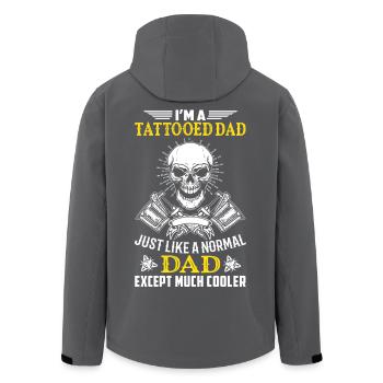 Tattoo Papa tätowiert cooler Vater Dad Totenkopf - Recycelte Männer Softshell-Jacke von Stanley/Stella - Anthrazit - Hinten - AI Model Male 185 light (185cm)