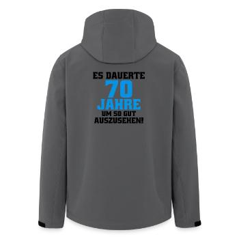 70 Jahre Spruch Lustig Männer Geburtstag - Recycelte Männer Softshell-Jacke von Stanley/Stella - Anthrazit - Hinten - AI Model Male 185 light (185cm)