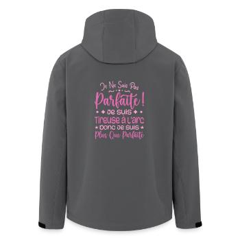 Ein mehr als perfekter Bogenschütze, ein Traumberuf - Recycelte Männer Softshell-Jacke von Stanley/Stella - Anthrazit - Hinten - AI Model Male 185 light (185cm)