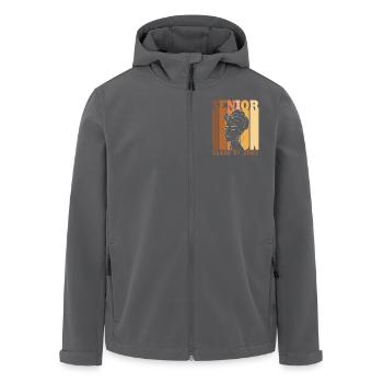 Klasse von 2025 - Recycelte Männer Softshell-Jacke von Stanley/Stella - Anthrazit - Vorne - AI Model Male 185 light (185cm)