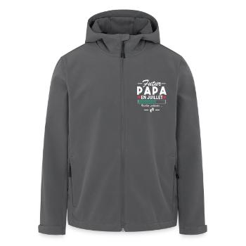 Werdender Papa im Juli Schwangerschaftsankündigung an Papa - Recycelte Männer Softshell-Jacke von Stanley/Stella - Anthrazit - Vorne - AI Model Male 185 light (185cm)