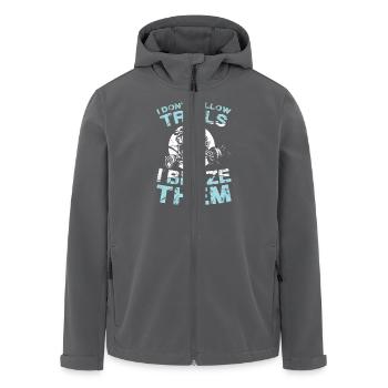 Ich Folge Keinen Wegen, Ich Brenne Sie - Recycelte Männer Softshell-Jacke von Stanley/Stella - Anthrazit - Vorne - AI Model Male 185 light (185cm)