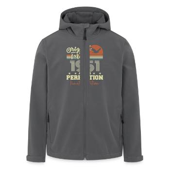 Mai 1951 | Mai 1951 Mai 1951 Geburtstagsgeschenk - Recycelte Männer Softshell-Jacke von Stanley/Stella - Anthrazit - Vorne - AI Model Male 185 light (185cm)