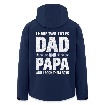 Ich habe zwei Titel: Papa und Papa - Recycelte Männer Softshell-Jacke von Stanley/Stella - Navy - Hinten - AI Model Male 185 light (185cm)