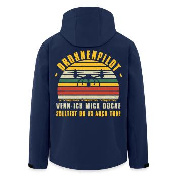 Drohnenpilot Geschenk für Männer zu Geburtstag - Recycelte Männer Softshell-Jacke von Stanley/Stella - Navy - Hinten - AI Model Male 185 light (185cm)