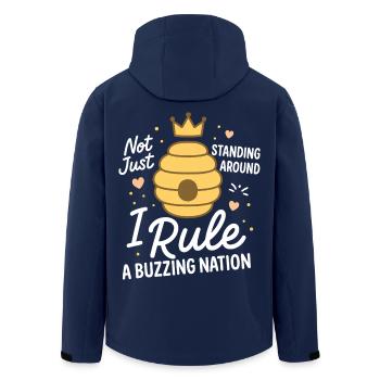 Pas seulement rester là, je dirige une nation en effervescence - Veste softshell homme en polyester recyclé Stanley/Stella - marine - Dos - AI Model Male 185 light (185cm)