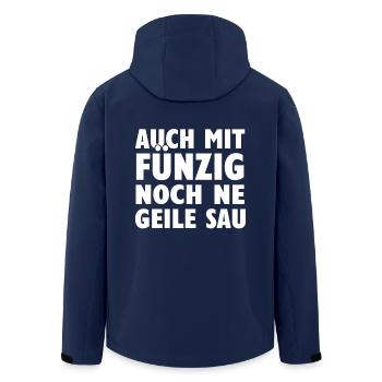 Auch mit 50 noch Geile Sau - Recycelte Männer Softshell-Jacke von Stanley/Stella - Navy - Hinten - AI Model Male 185 light (185cm)