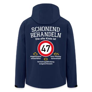 47. Geburtstag Schonend Behandeln 47 Alte Kiste 47 - Recycelte Männer Softshell-Jacke von Stanley/Stella - Navy - Hinten - AI Model Male 185 light (185cm)