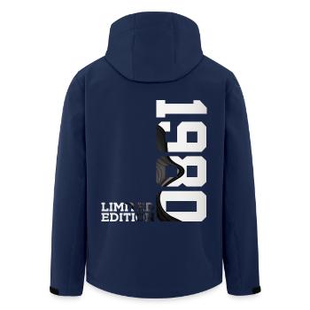 ÉDITION LIMITÉE 1980 46E ANNIVERSAIRE - Veste softshell homme en polyester recyclé Stanley/Stella - marine - Dos - AI Model Male 185 light (185cm)