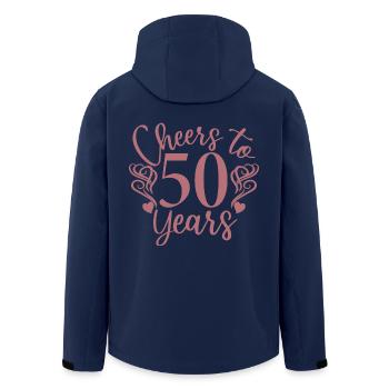 Cheers To 50 Years - Geburtstags- oder Jubiläumsgeschenk - Recycelte Männer Softshell-Jacke von Stanley/Stella - Navy - Hinten - AI Model Male 185 light (185cm)