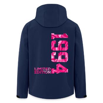 32. GEBURTSTAG PINK LIMITED EDITION 1994 - Recycelte Männer Softshell-Jacke von Stanley/Stella - Navy - Hinten - AI Model Male 185 light (185cm)