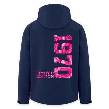 56. GEBURTSTAG PINK LIMITED EDITION 1970 - Recycelte Männer Softshell-Jacke von Stanley/Stella - Navy - Hinten - AI Model Male 185 light (185cm)