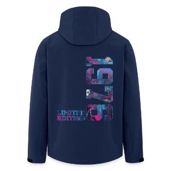 50E ANNIVERSAIRE 50 ANS ÉDITION LIMITÉE 1976 - Veste softshell homme en polyester recyclé Stanley/Stella - marine - Dos - AI Model Male 185 light (185cm)