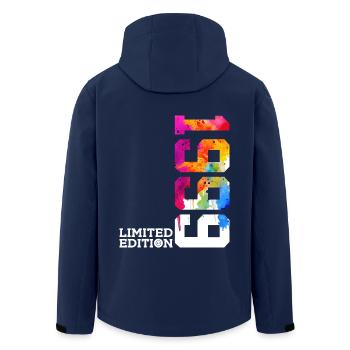 27. GEBURTSTAG LIMITED EDITION 1999 - Recycelte Männer Softshell-Jacke von Stanley/Stella - Navy - Hinten - AI Model Male 185 light (185cm)